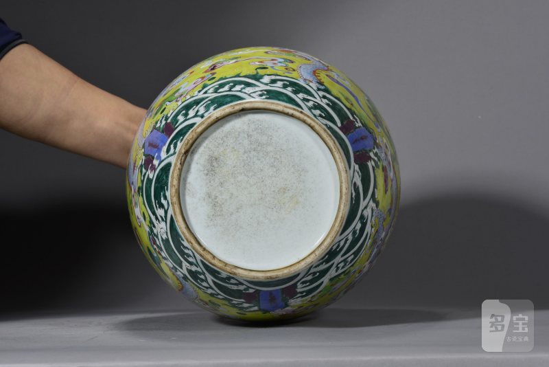 清雍正 粉彩描金海水龙纹大罐 - 图6
